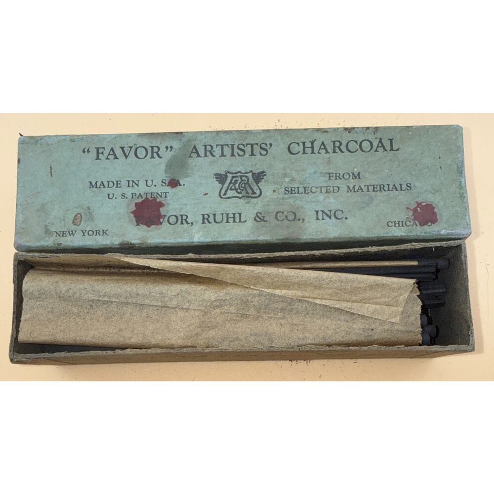 Vintage FAVOR No. 130 RUGL & CO. INC. Artists Charcoal box Nearly Full